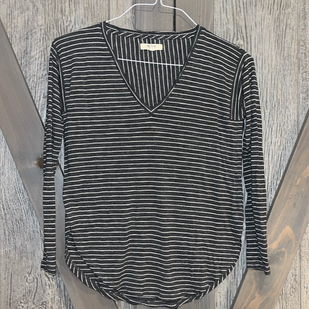 Madewell long sleeve v-neck shirt gray stripe